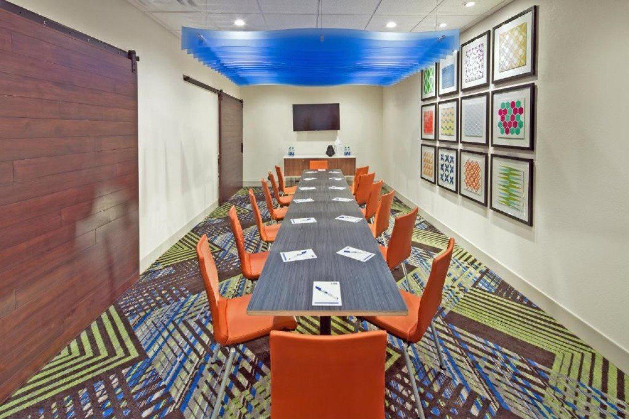 Holiday Inn Express & Suites - Indianapolis Nw - Zionsville By Ihg Whitestown Exterior foto